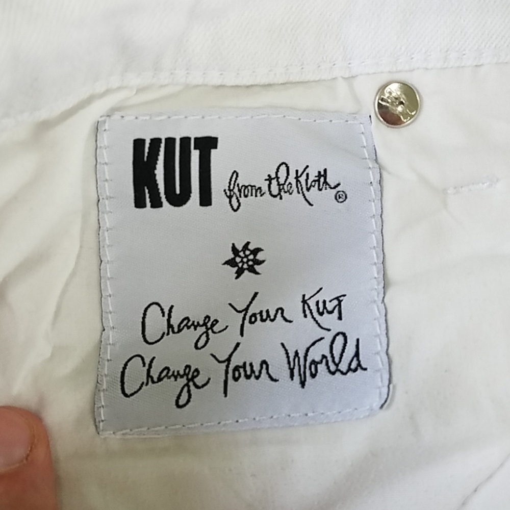 3/$20 🛍 Kut from the Kloth Denim Bermuda Shorts - Picture 5 of 5